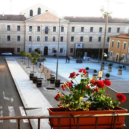 B&B Le Finestre Su Via Cavour Sassari Eksteriør billede