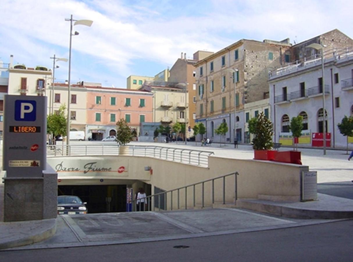 B&B Le Finestre Su Via Cavour Sassari Eksteriør billede