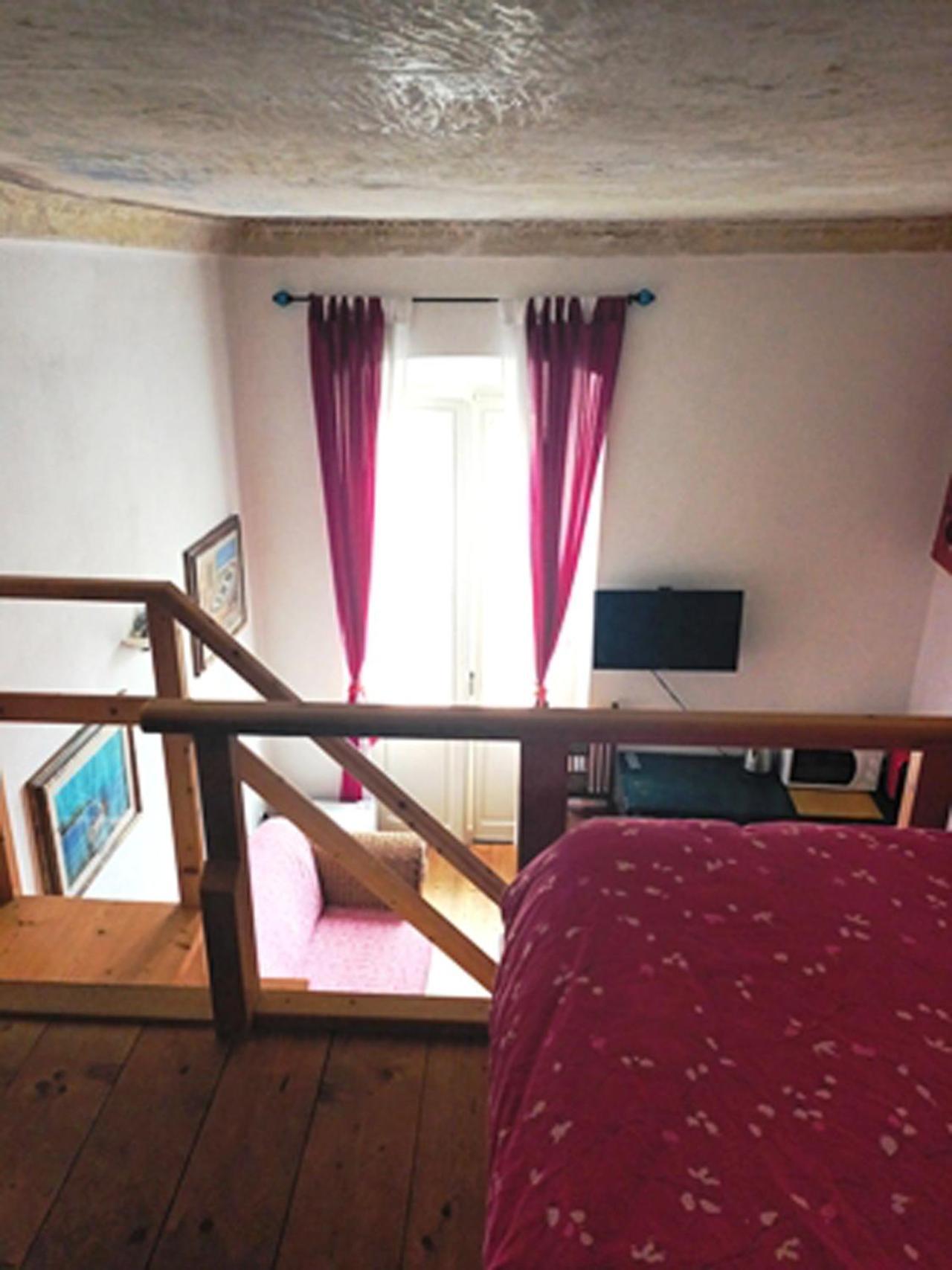 B&B Le Finestre Su Via Cavour Sassari Værelse billede