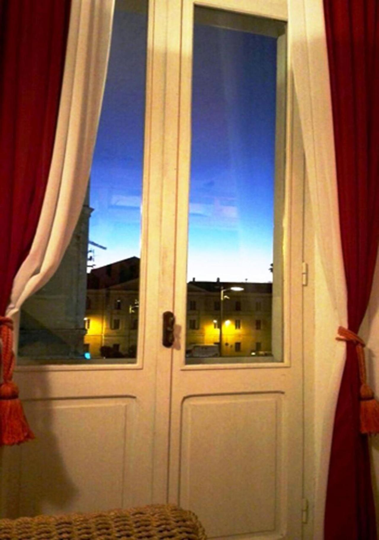 B&B Le Finestre Su Via Cavour Sassari Værelse billede