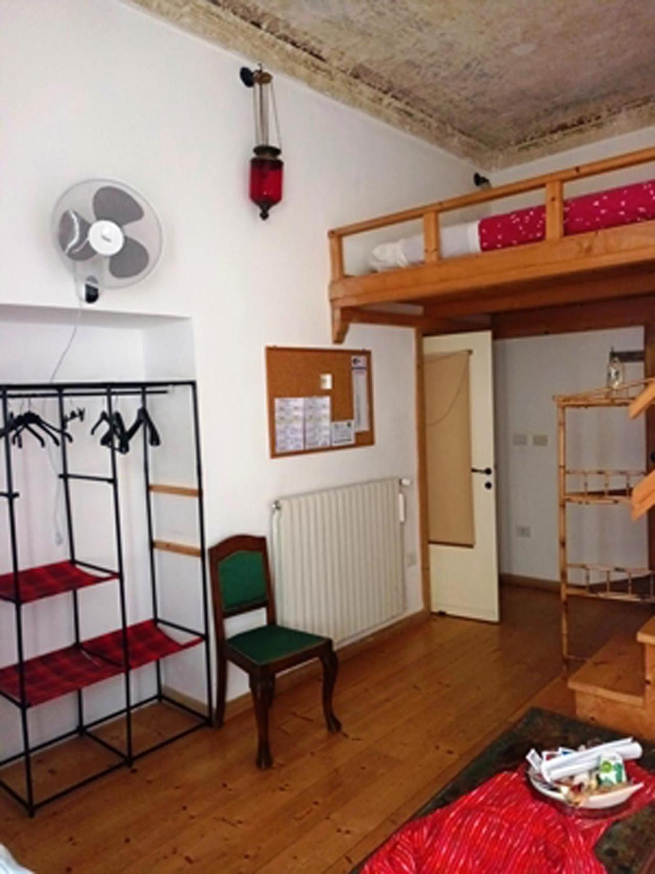 B&B Le Finestre Su Via Cavour Sassari Værelse billede