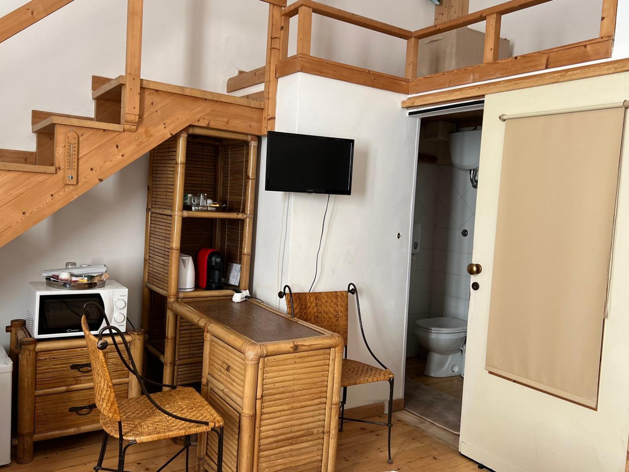 B&B Le Finestre Su Via Cavour Sassari Værelse billede